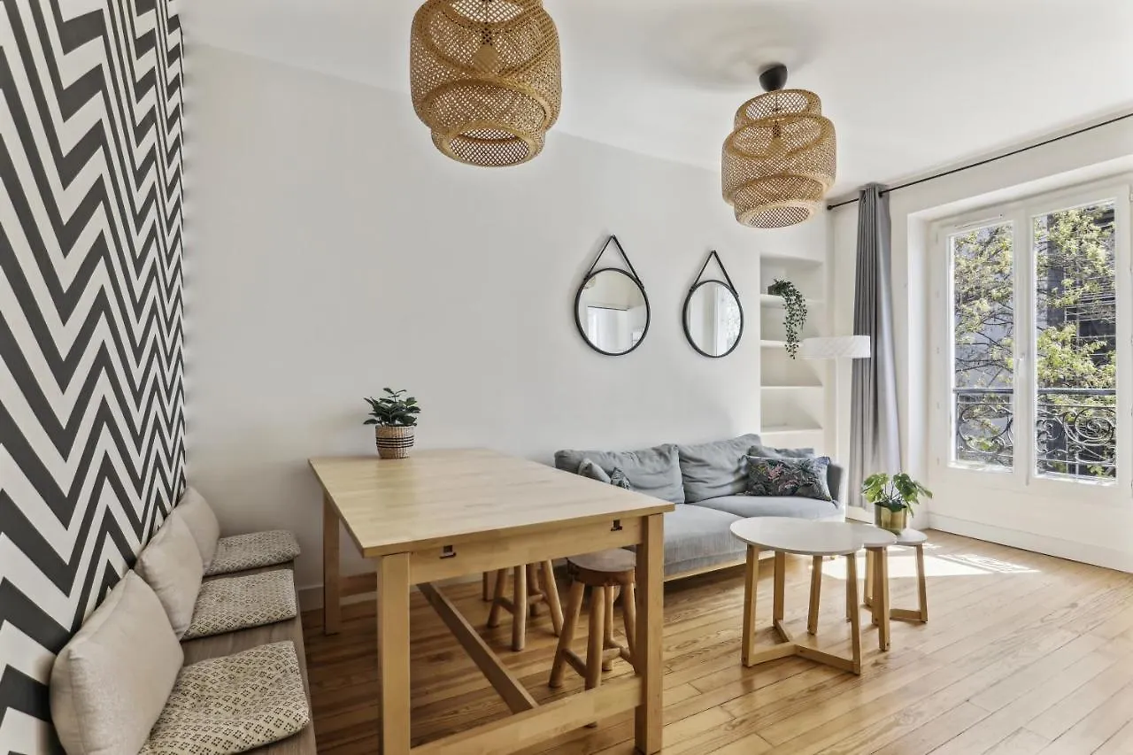 Διαμέρισμα Cozy 2-Bedroom Near Montmartre Παρίσι Γαλλία