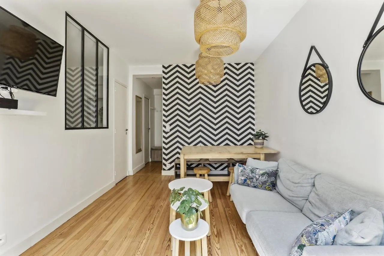 Cozy 2-Bedroom Near Montmartre Παρίσι